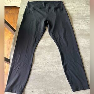 Lululemon High Rise tight Pant legging 25” Size 14